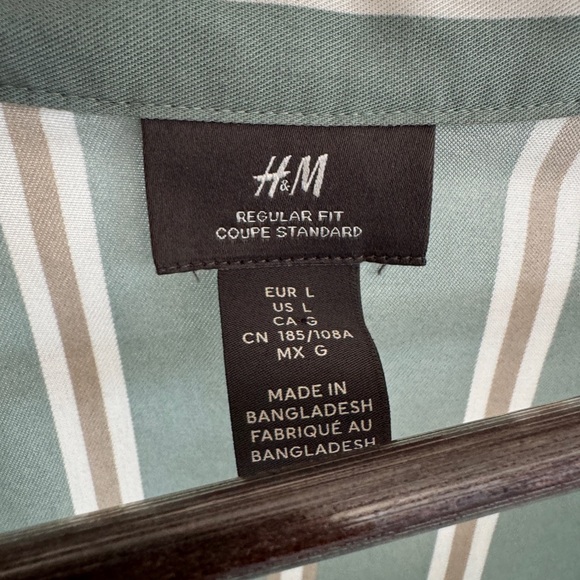 Men’s button up - Picture 2 of 4